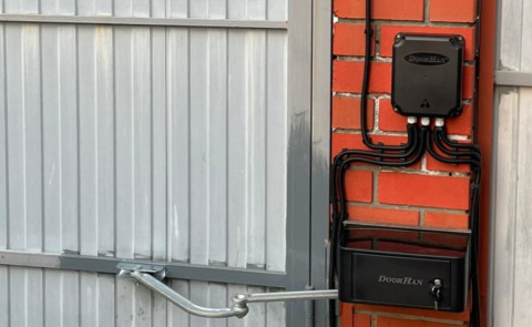 Комплект привода DoorHan ARM-320PRO/Black-BASE  для распашных ворот