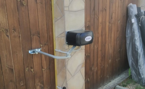 Комплект привода DoorHan ARM-320PRO/Black-BASE  для распашных ворот