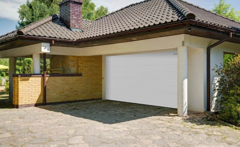 Гаражные секционные ворота DoorHan RSD01 3500x2000